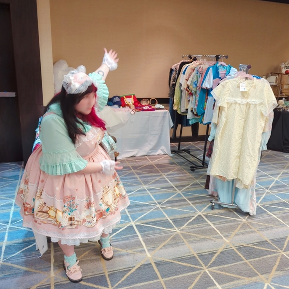 Meet your Posh Ambassador, Emily - Picture 12 of 14